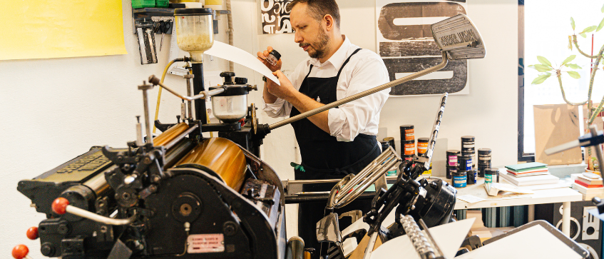 Local printing service for standard products like namecards, flyers etc